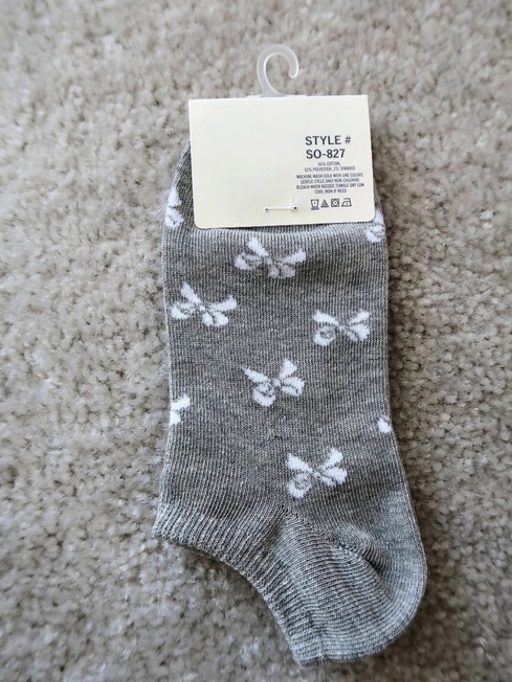 Bow Print  Ankle Socks - Picture 3 of 5
